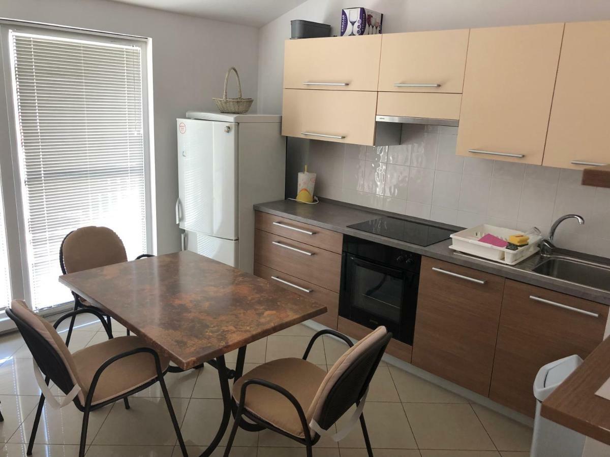 Apartments Volarevic Blace Bagian luar foto